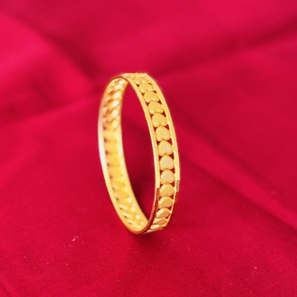 Gold plated filigree heart design bangle for women